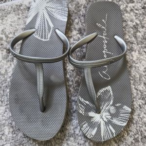 Women's Flip Flop Size 6/7